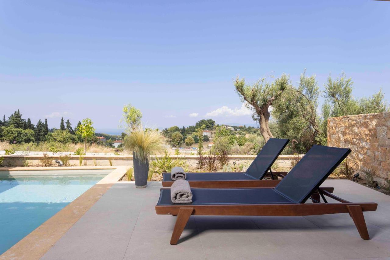 Pnoes Luxury Suites Palioúrion Exterior foto