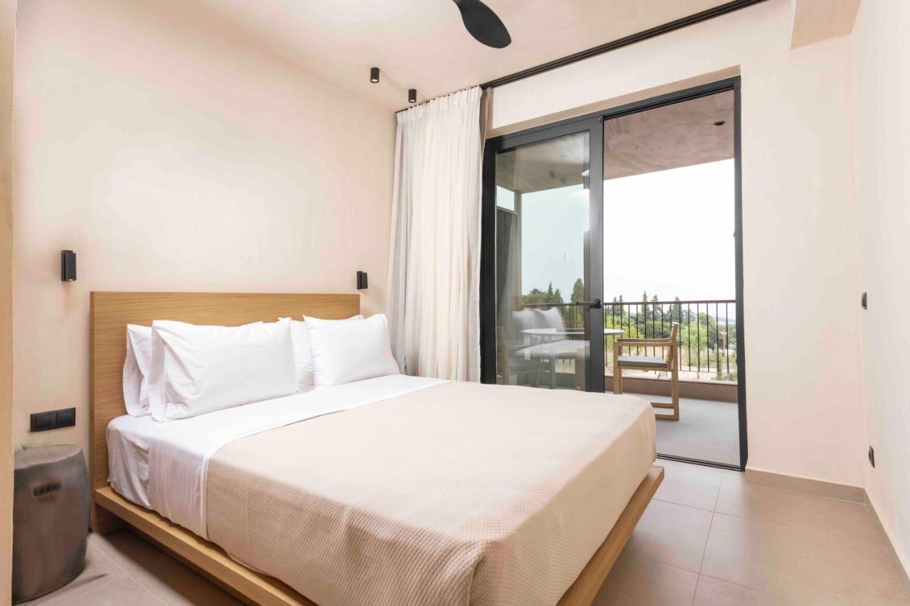 Pnoes Luxury Suites Palioúrion Exterior foto