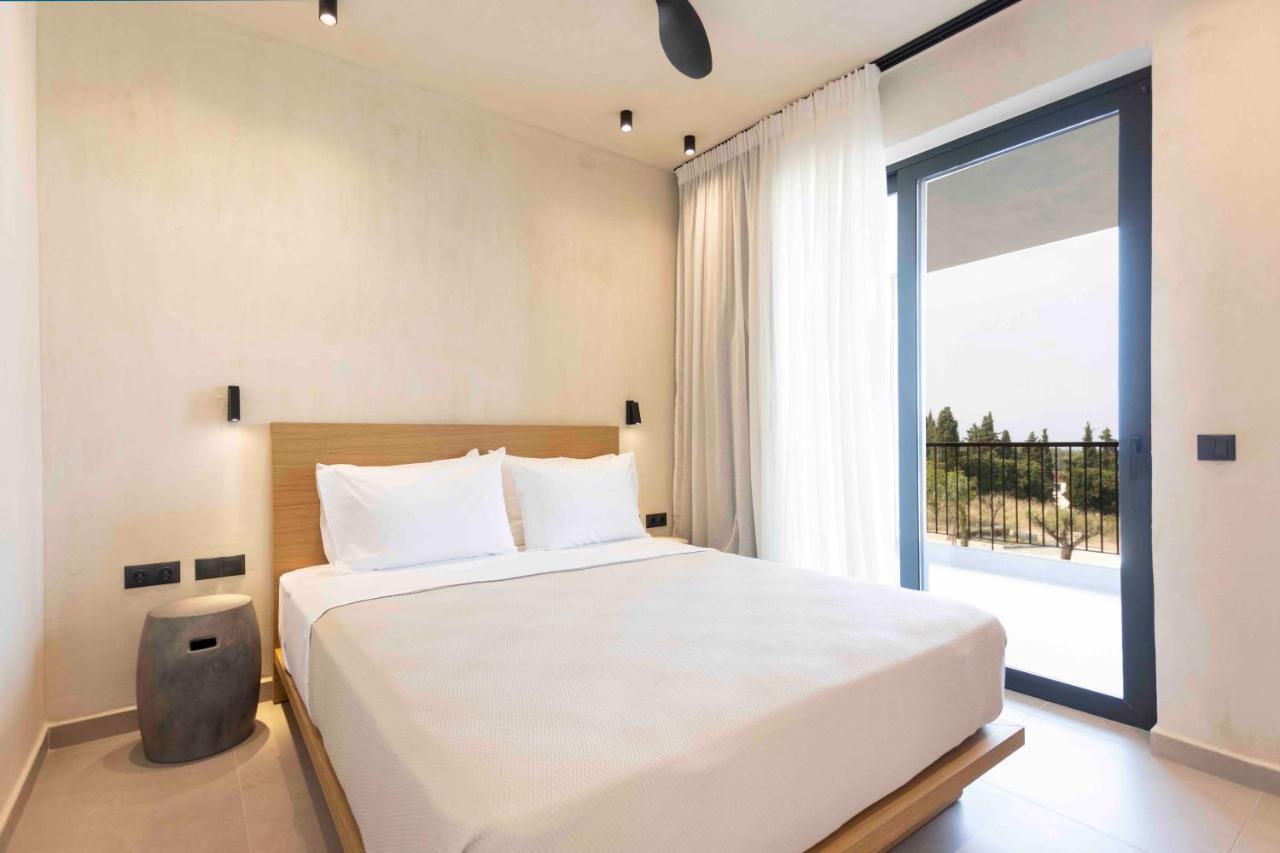 Pnoes Luxury Suites Palioúrion Exterior foto