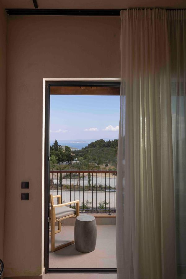 Pnoes Luxury Suites Palioúrion Exterior foto