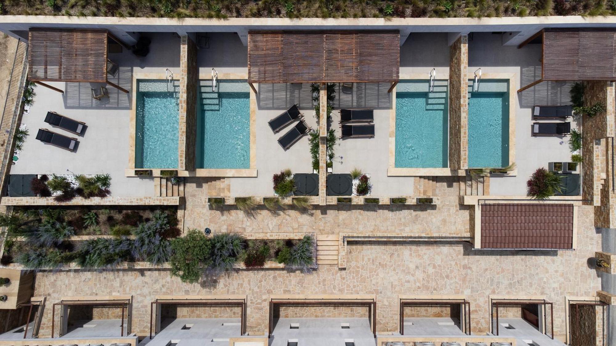 Pnoes Luxury Suites Palioúrion Exterior foto