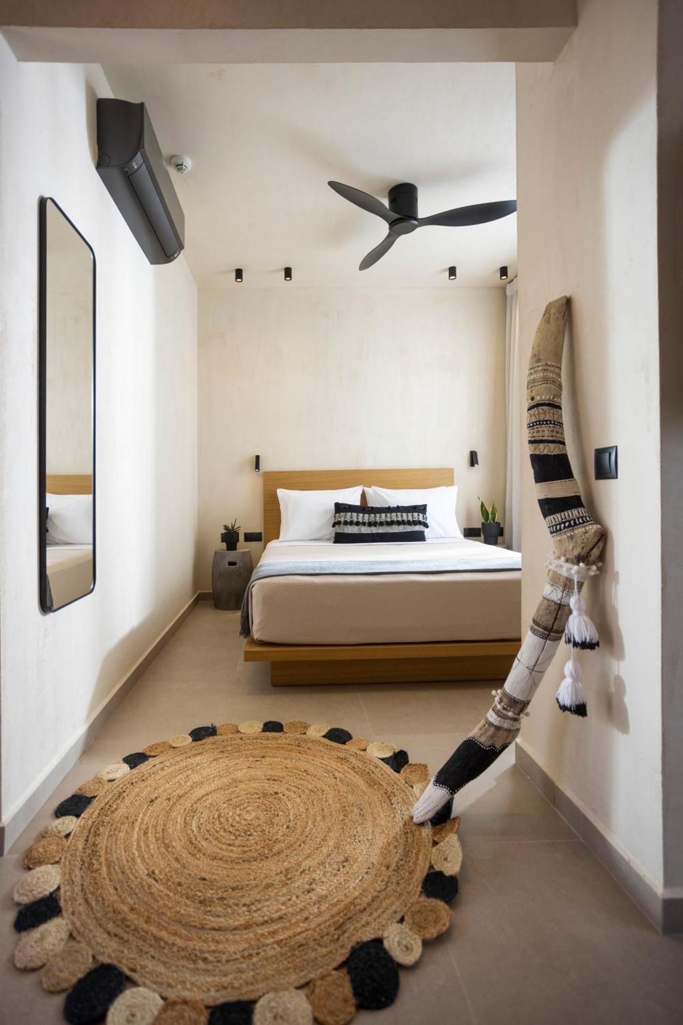 Pnoes Luxury Suites Palioúrion Exterior foto