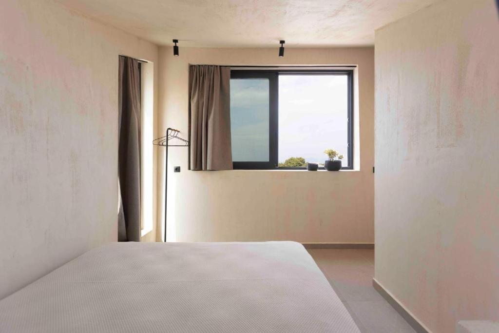 Pnoes Luxury Suites Palioúrion Exterior foto